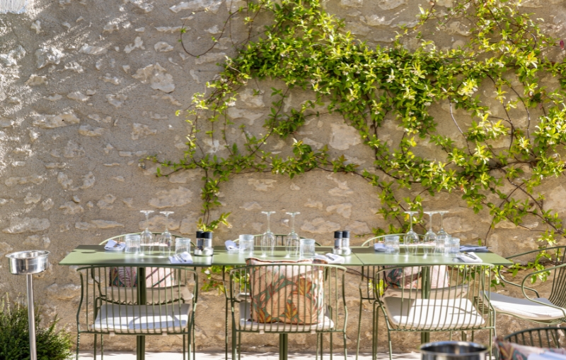 Terrasse Restaurant Têtes d'Ail Saint-Rémy-de-Provence Alpilles